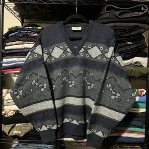 Stylish V-Neck Patterned Sweater for Men